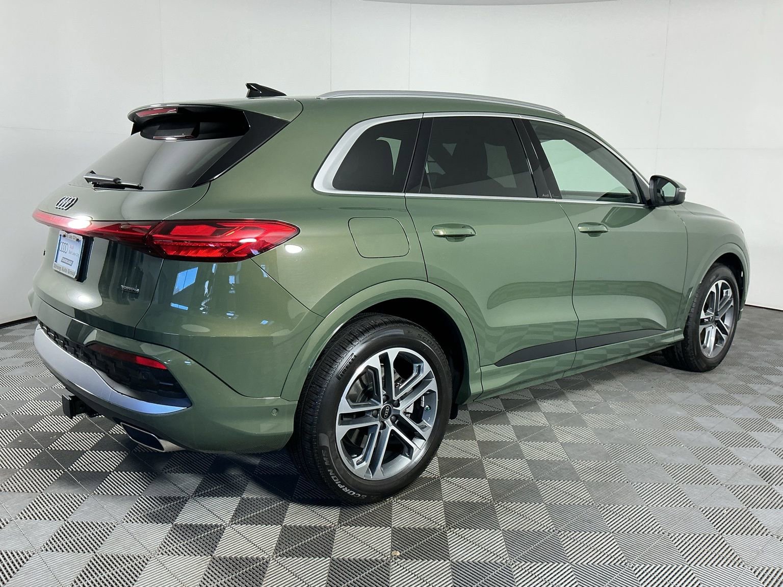 Used 2025 Audi Q5 Prestige image 9