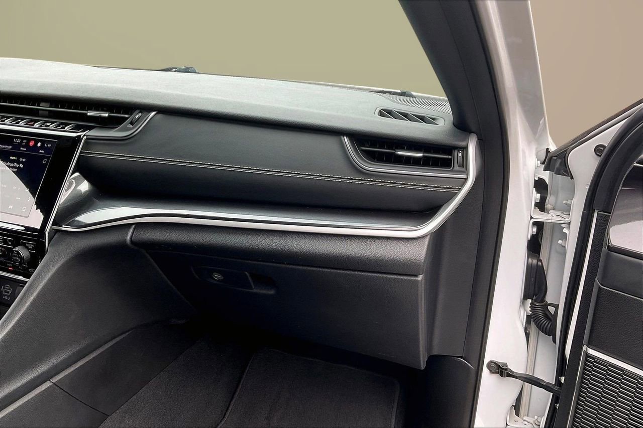 Certified 2022 Jeep Grand Cherokee L Laredo image 20