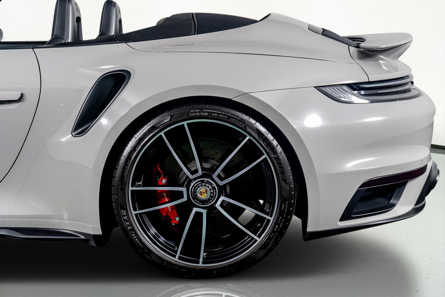 Used 2022 Porsche 911 Turbo AWD/4WD image 17