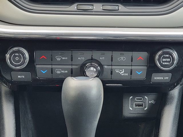 Certified 2023 Jeep Compass Limited image 29