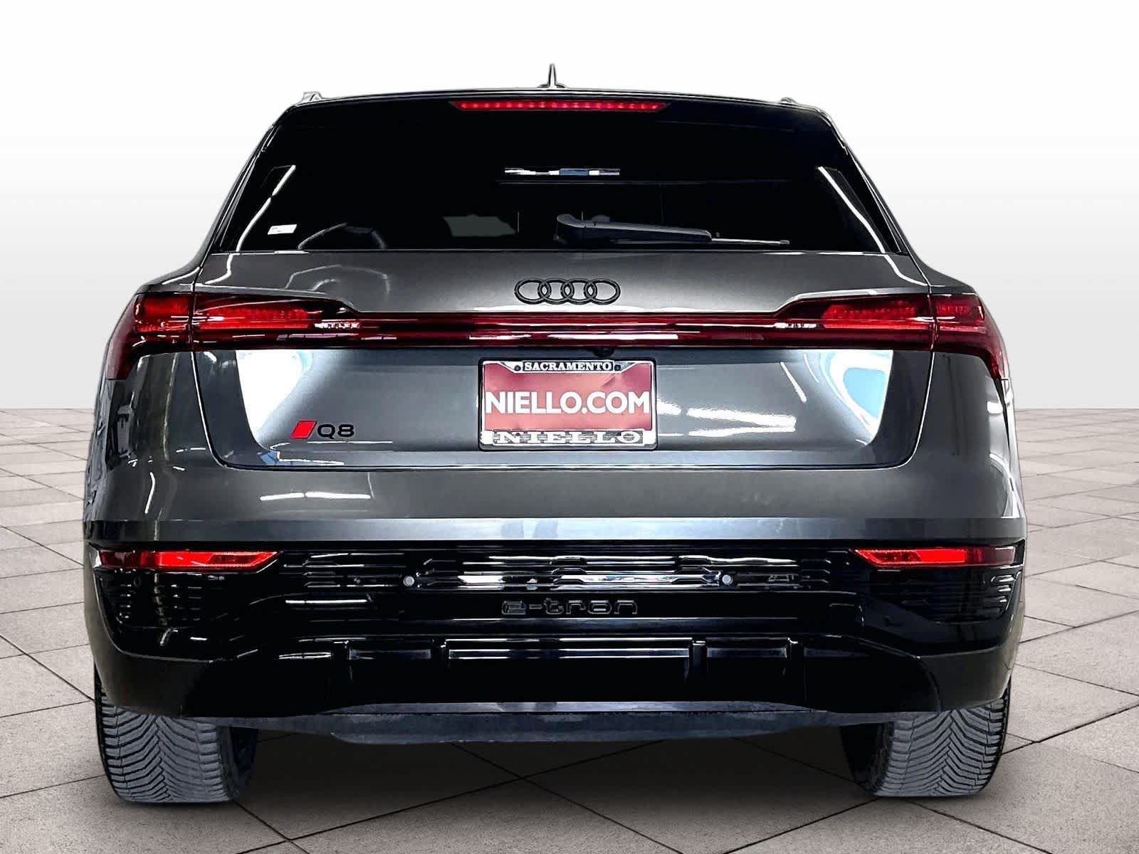 Used 2024 Audi Q8 e-tron Premium Plus AWD/4WD image 8