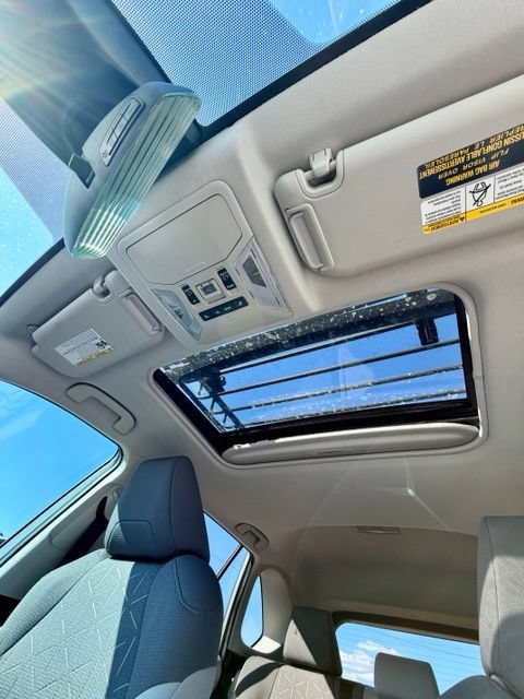 Used 2021 Toyota RAV4 XLE w/ Convenience Package AWD/4WD image 16