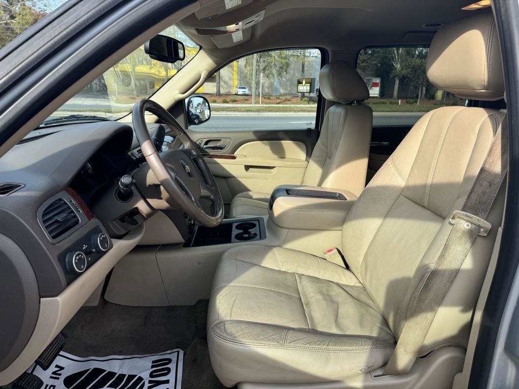 Used 2012 Chevrolet Suburban LT w/ Luxury Package AWD/4WD image 14