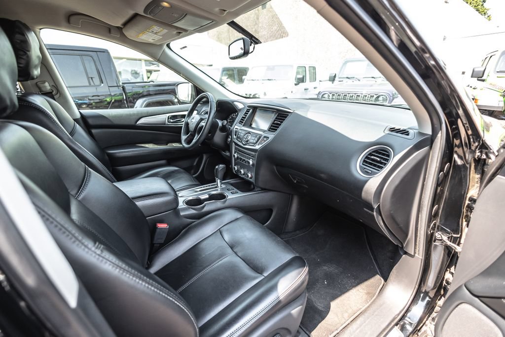 Used 2019 Nissan Pathfinder SL FWD image 25