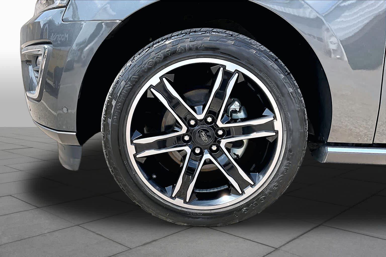 Used 2020 Ford Expedition Limited w/ Special Edition Package RWD image 11