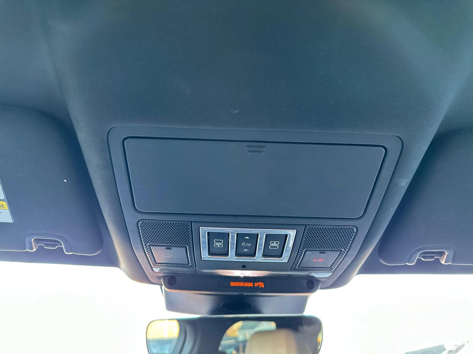 Used 2017 Land Rover Discovery HSE AWD/4WD image 48