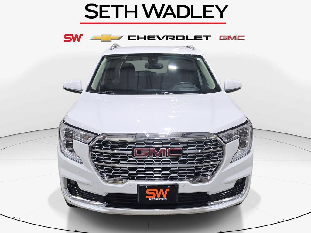 Used 2024 GMC Terrain Denali image 2