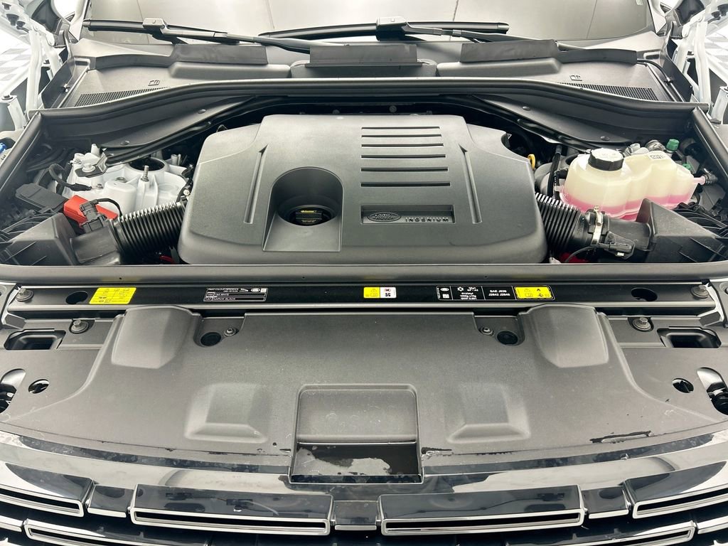 New 2026 Land Rover Range Rover Long Wheelbase SE image 29