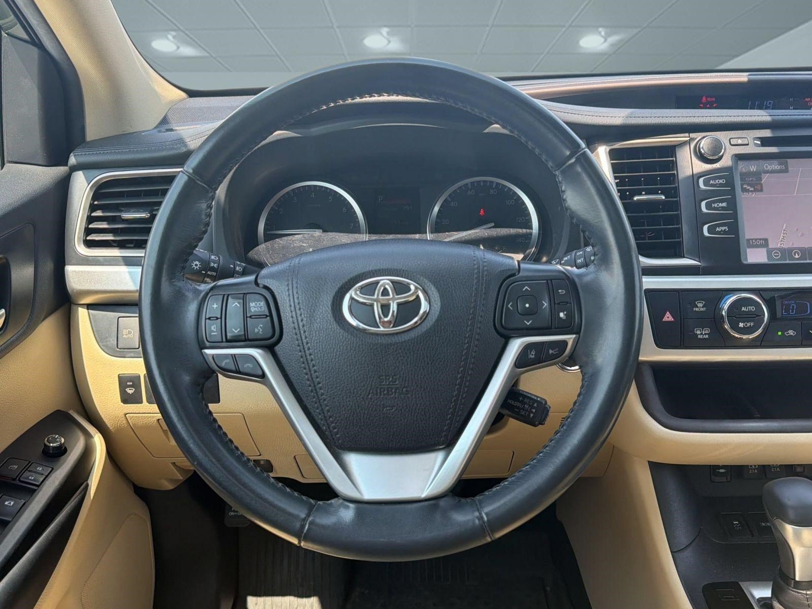 Used 2019 Toyota Highlander XLE FWD image 26