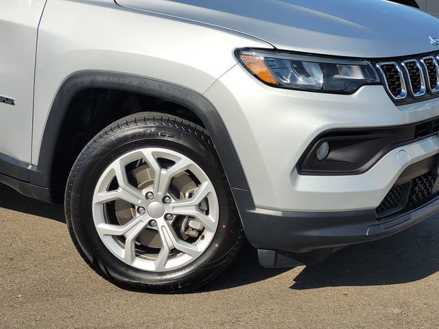 Used 2024 Jeep Compass Latitude AWD/4WD image 9