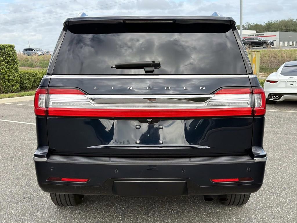 Used 2021 Lincoln Navigator 2WD image 4