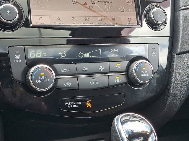 Used 2018 Nissan Rogue SV w/ Sun & Sound Touring Package image 16