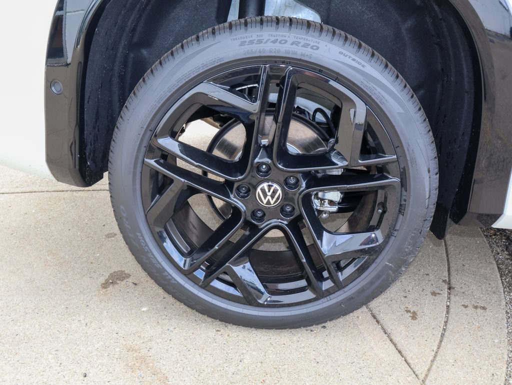 New 2026 Volkswagen Tiguan SE R-Line AWD/4WD image 9