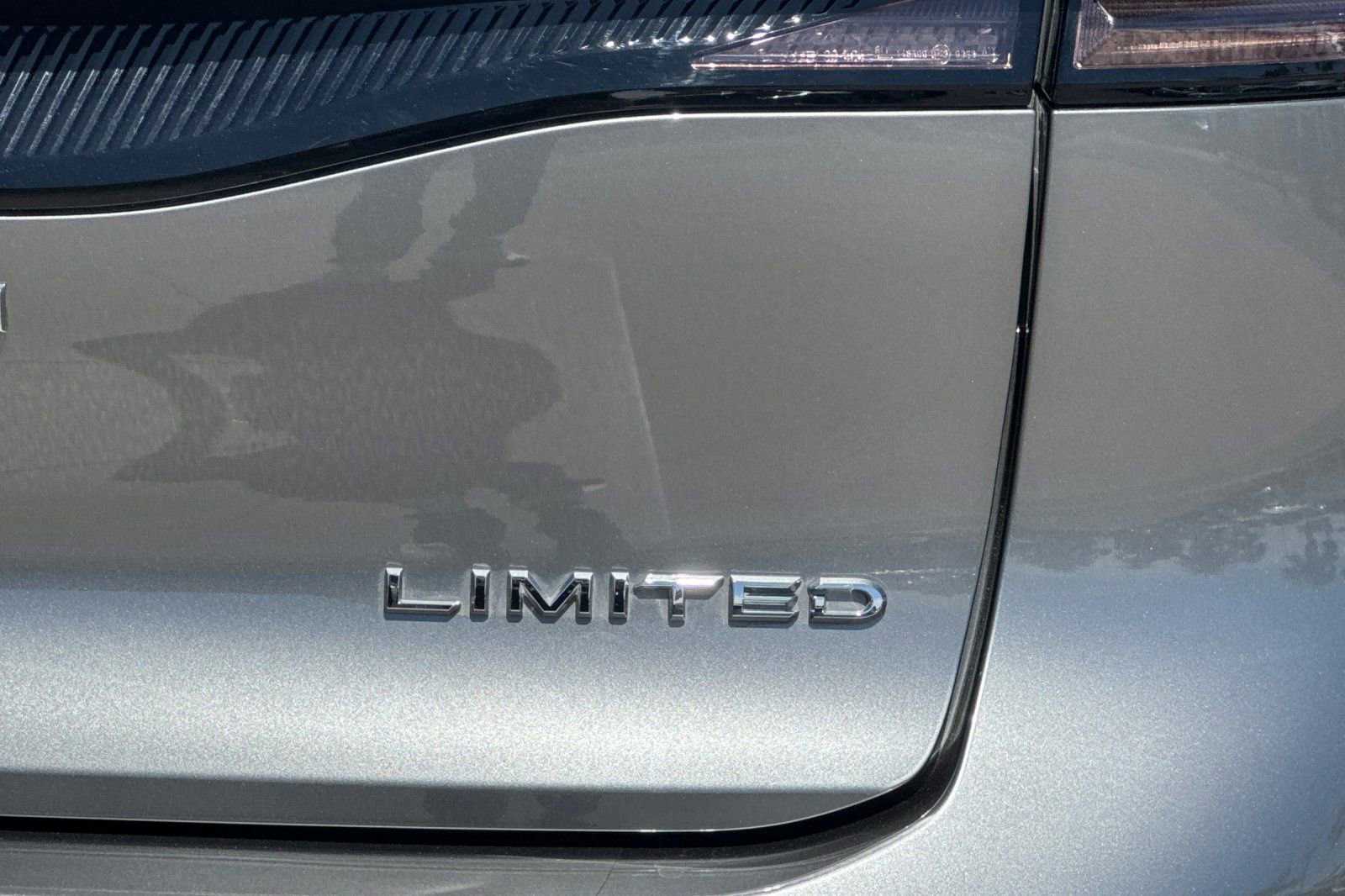 Used 2025 Toyota Crown XLE w/ Carpet Mat Package (TMS) image 28