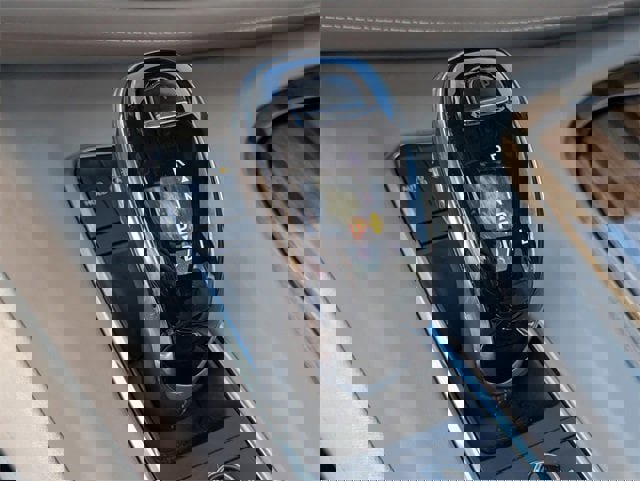 Used 2022 Cadillac Escalade ESV Premium Luxury Platinum image 17