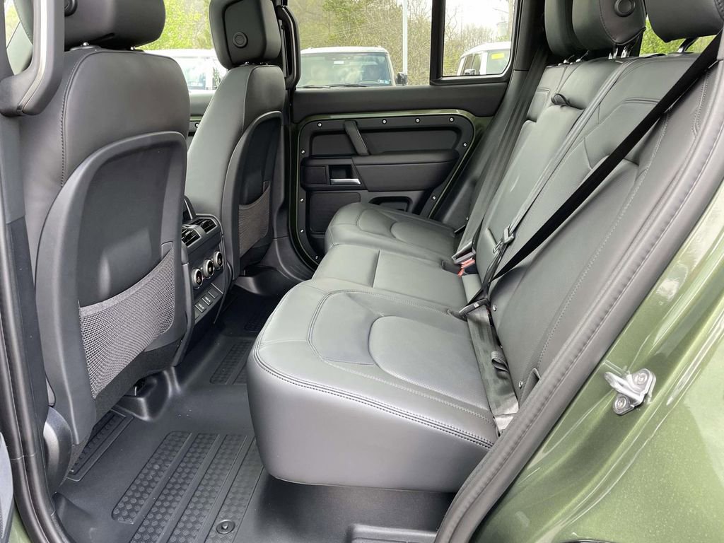 New 2026 Land Rover Defender 110 X-Dynamic SE AWD/4WD image 17