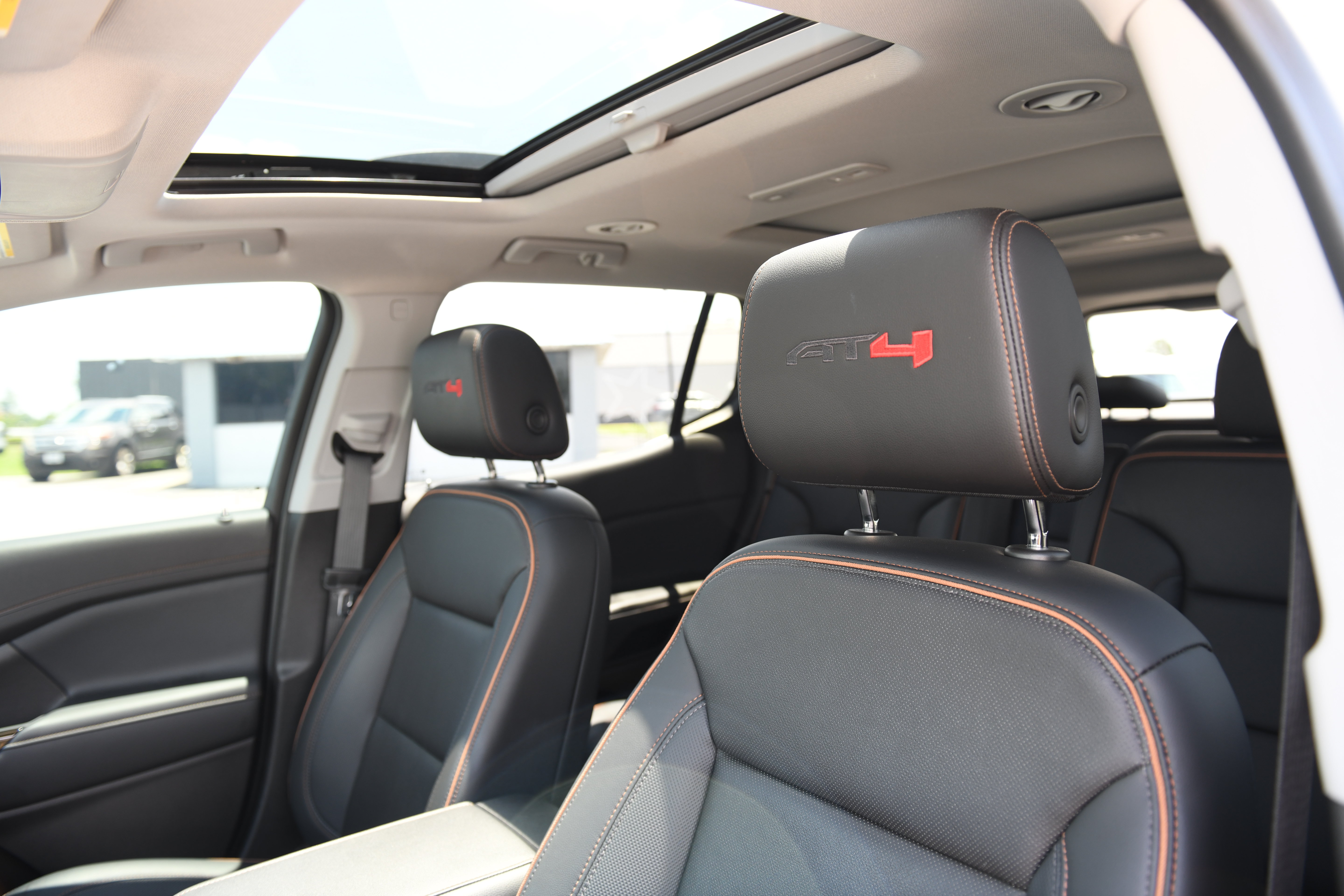 Used 2022 GMC Acadia AT4 w/ Technology Package AWD/4WD image 14