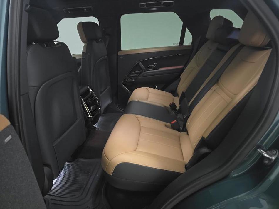 Used 2024 Land Rover Range Rover Sport Dynamic SE AWD/4WD image 15