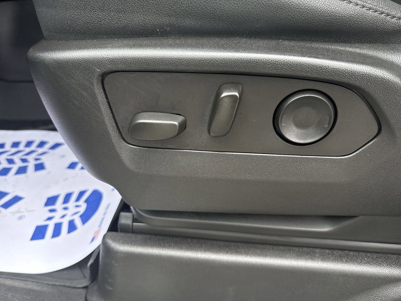 Used 2023 Chevrolet Suburban Z71 image 14