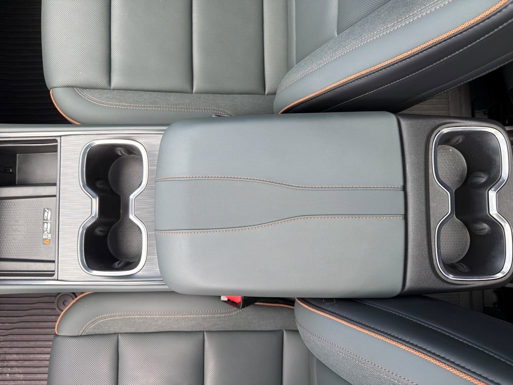 Certified 2024 GMC Acadia AT4 w/ Luxury Package AWD/4WD image 43