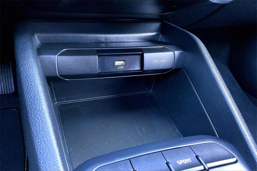 Certified 2021 Kia Rio S image 32