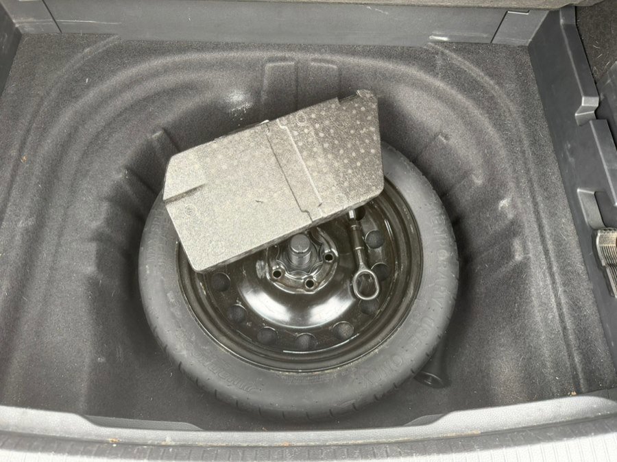 Used 2017 Volkswagen Golf S image 16