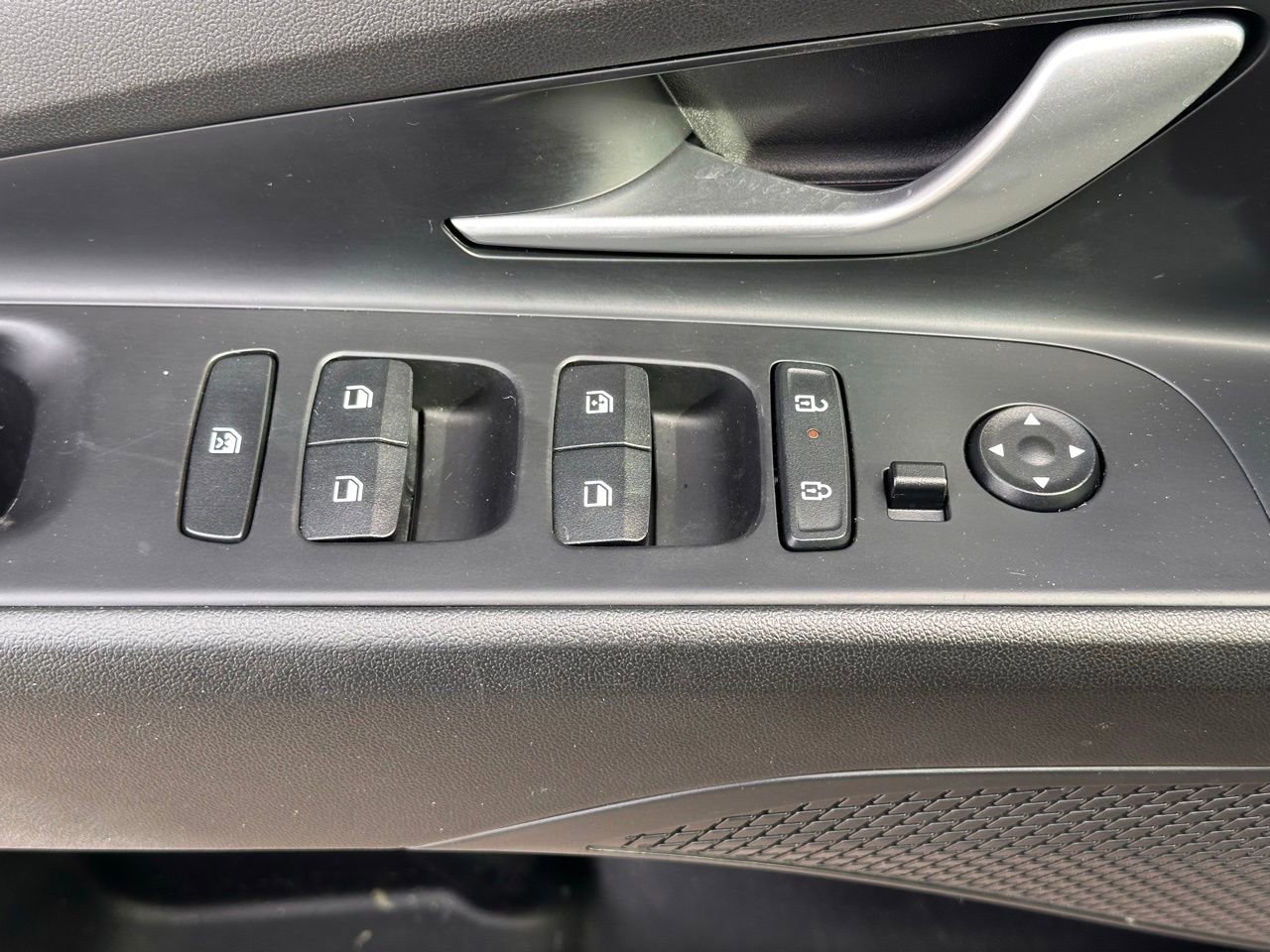 Certified 2024 Hyundai Elantra Limited image 27