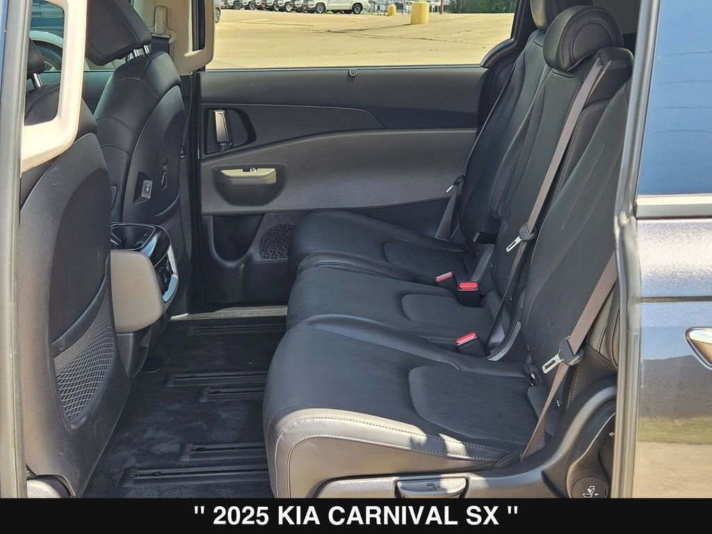 Used 2025 Kia Carnival SX FWD image 18