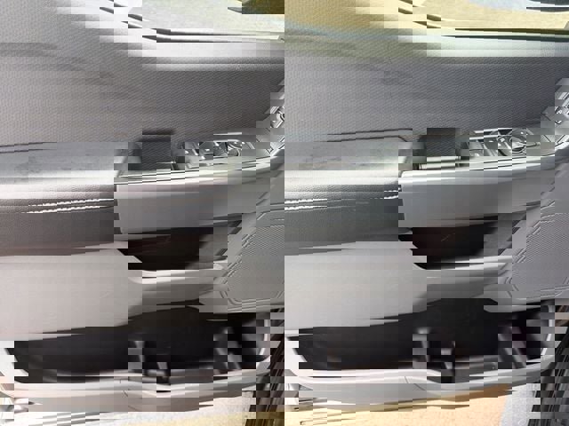 Used 2023 Ford F150 XLT image 4