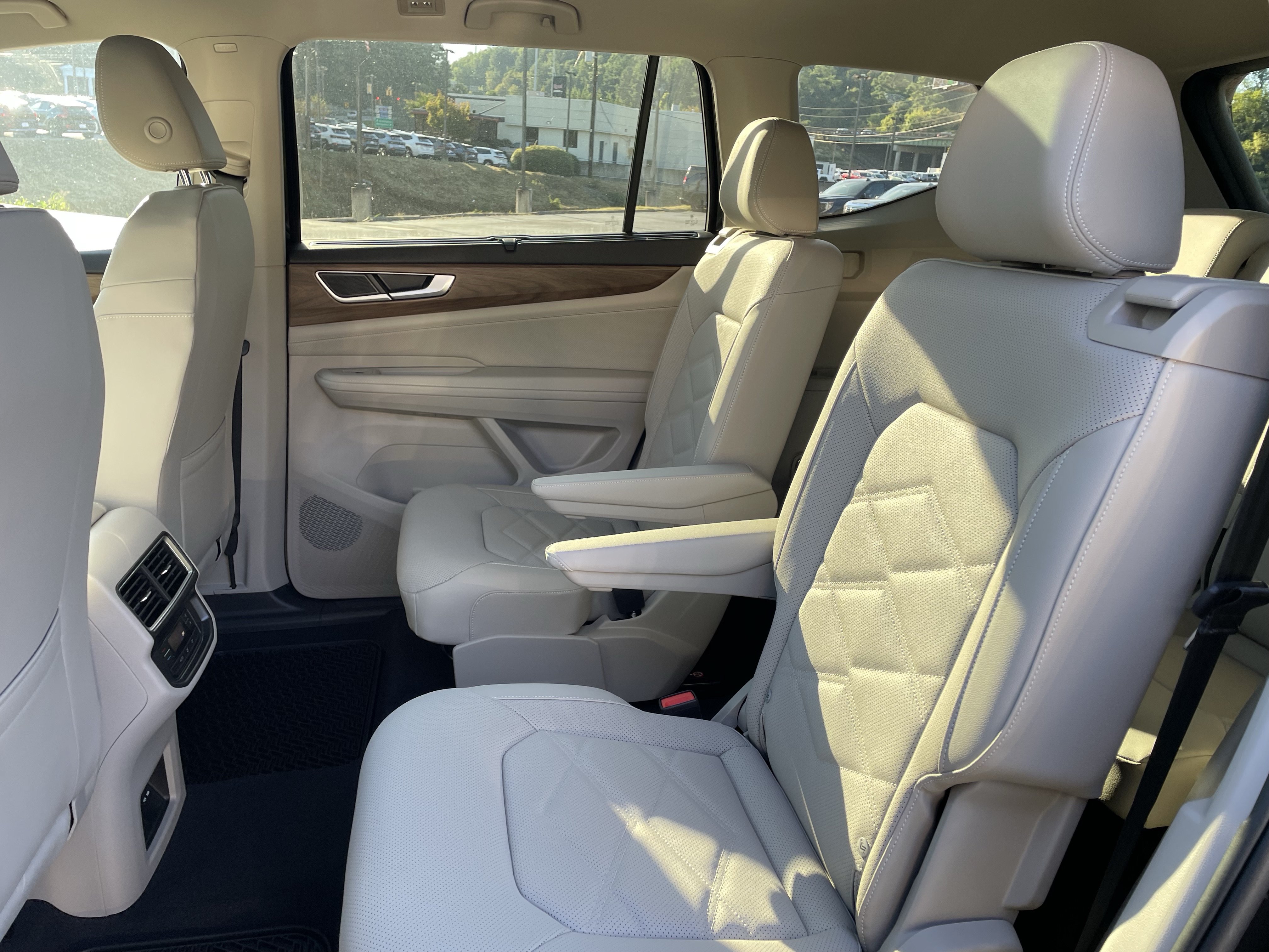 New 2026 Volkswagen Atlas SE FWD image 11