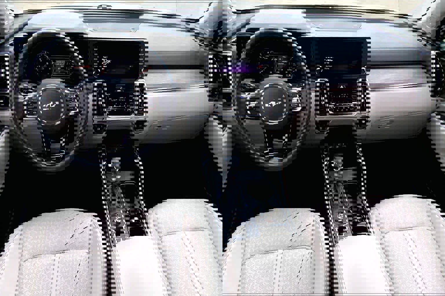 Used 2022 Kia Sorento EX w/ Panoramic Sunroof Package image 15