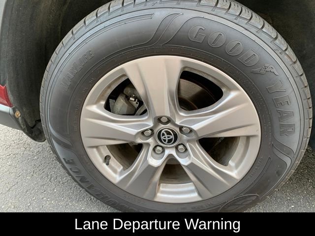Used 2022 Toyota RAV4 XLE w/ Convenience Package image 10