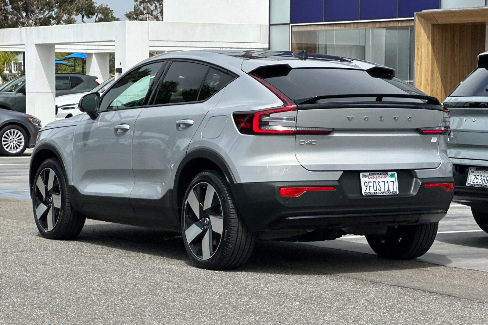 Certified 2023 Volvo C40 P8 Recharge Ultimate w/ Protection Package Premier AWD/4WD image 6