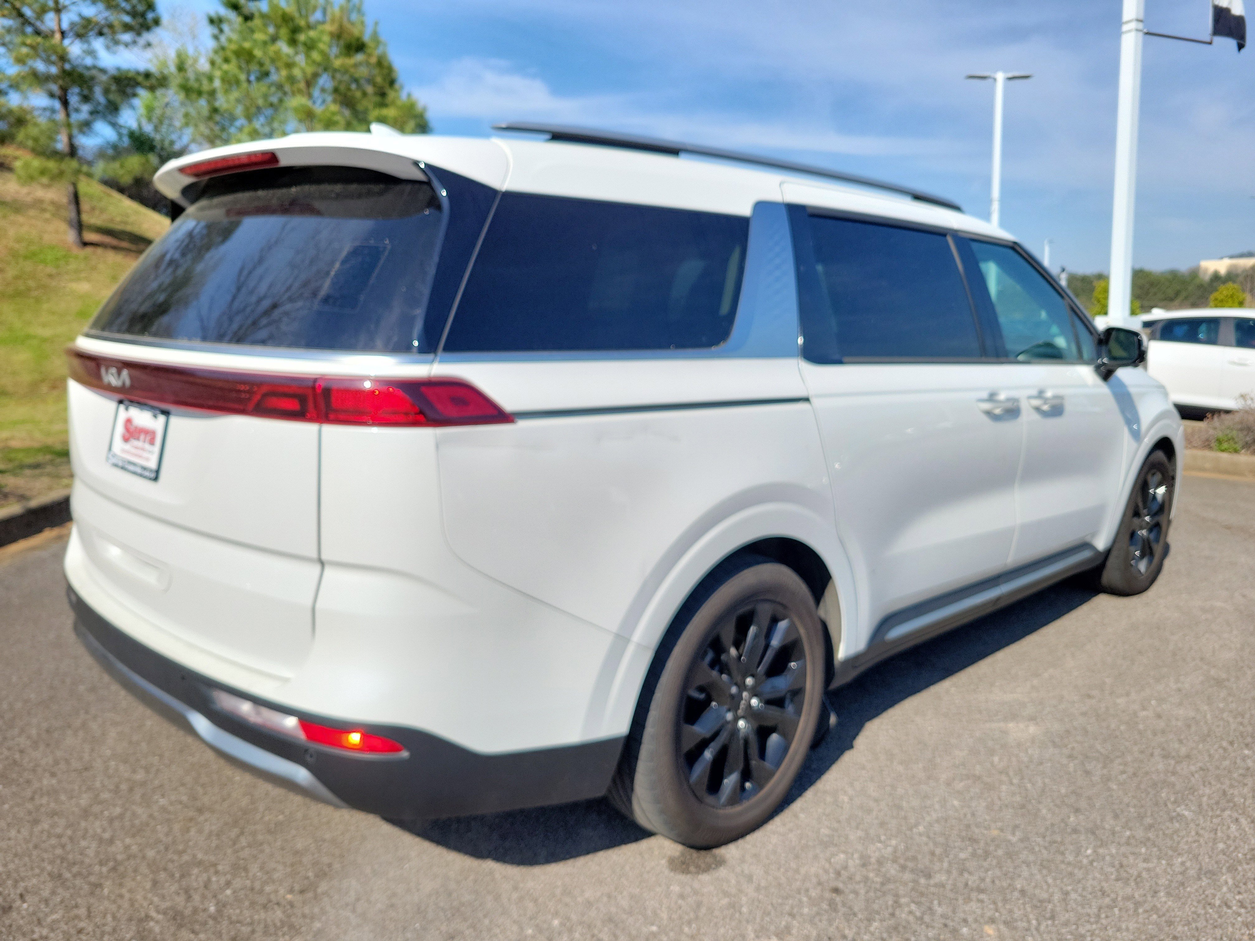 Used 2023 Kia Carnival SX image 24