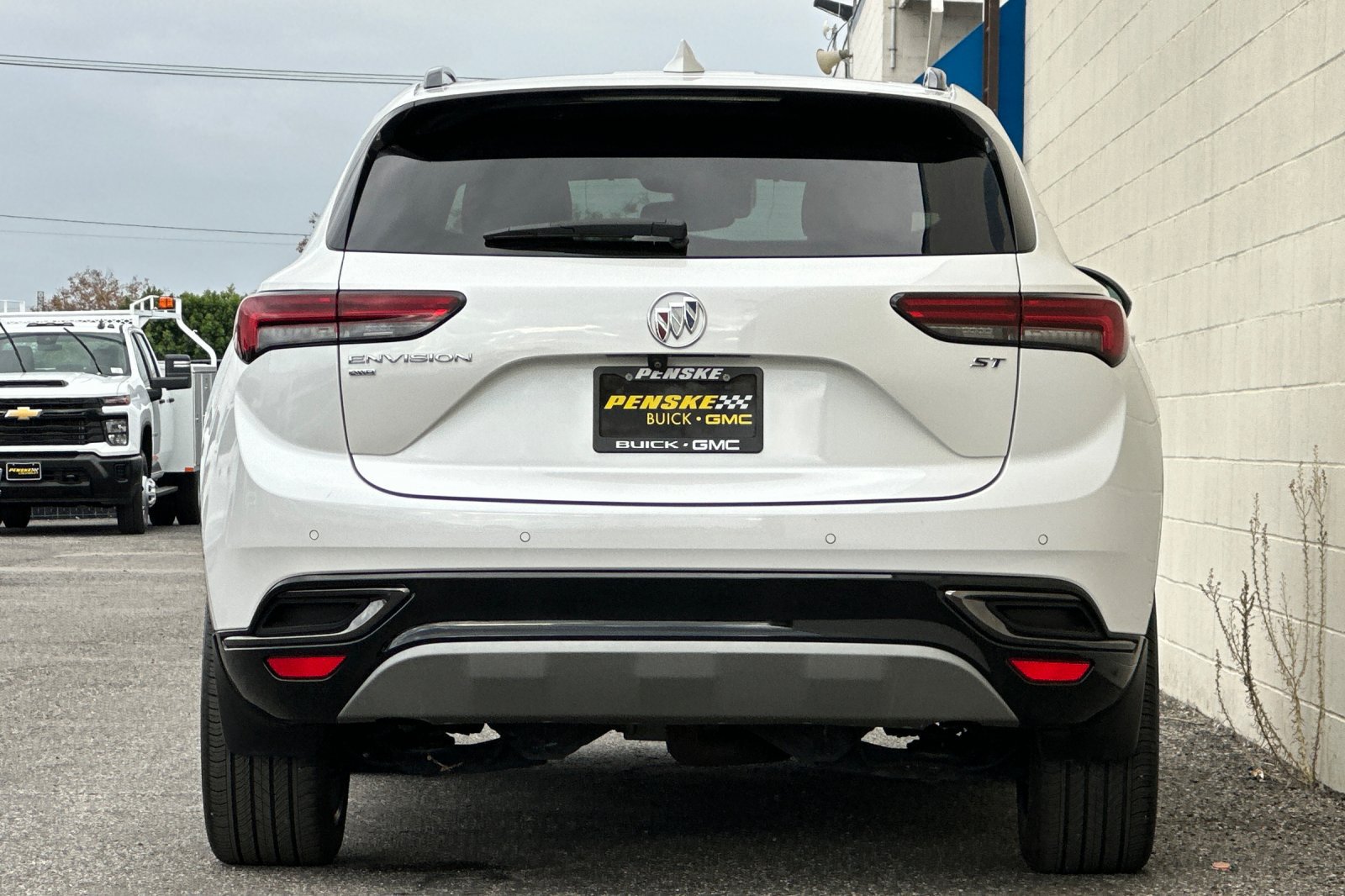 Certified 2023 Buick Envision Preferred w/ Sport Touring Package AWD/4WD image 5