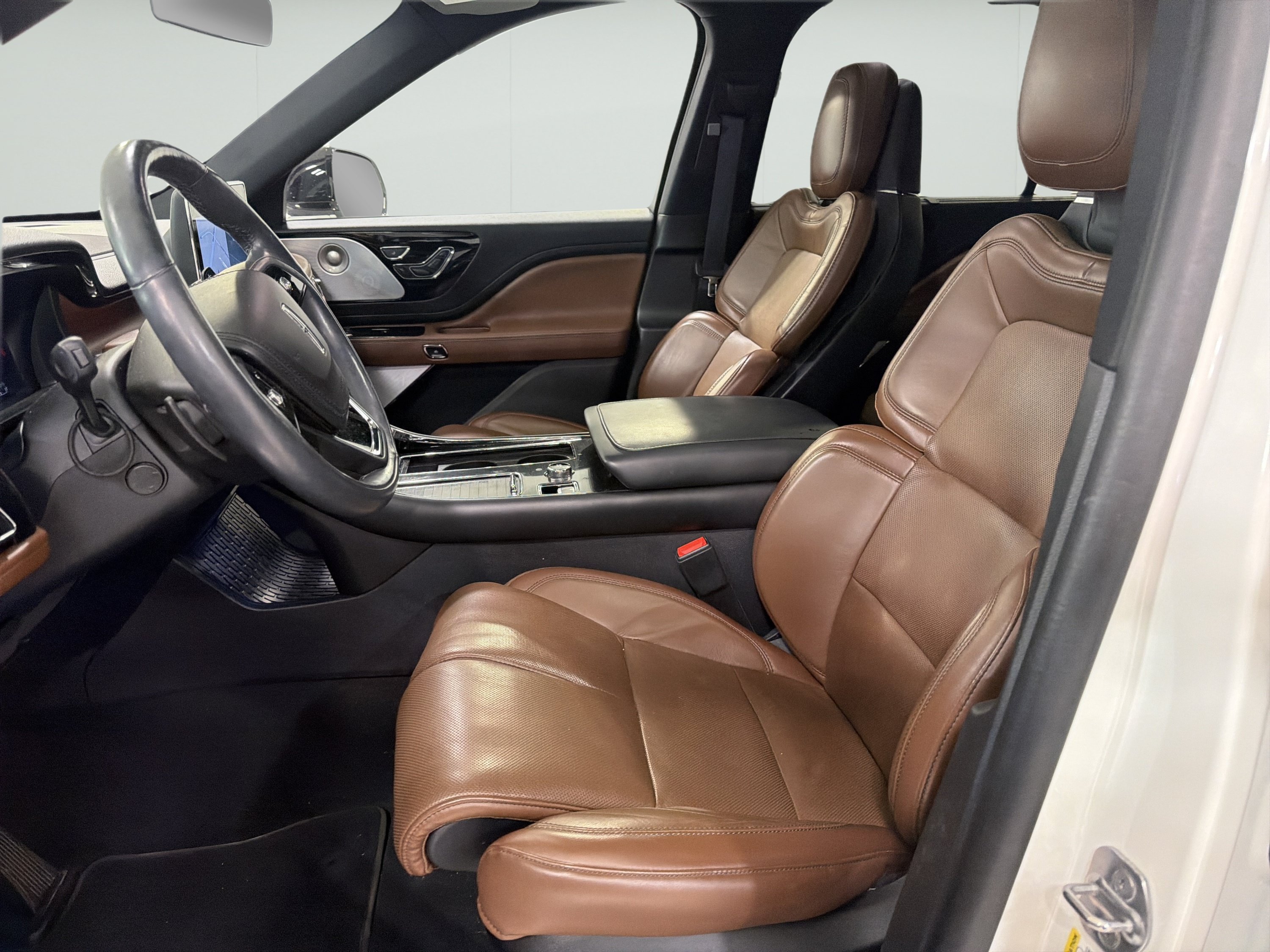 Used 2021 Lincoln Aviator Reserve w/ Equipment Group 202A AWD/4WD image 9