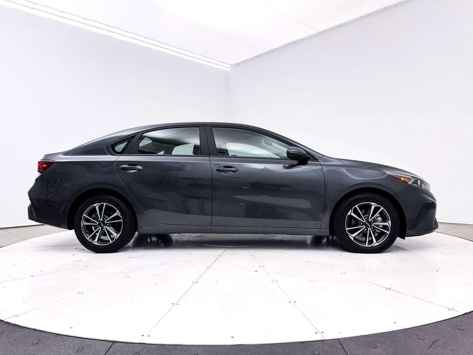 Used 2024 Kia Forte LXS w/ LXS Technology Package image 38