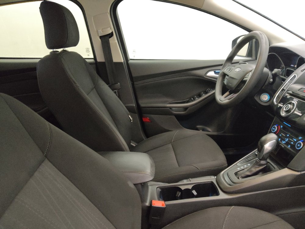 Used 2017 Ford Focus SEL image 21