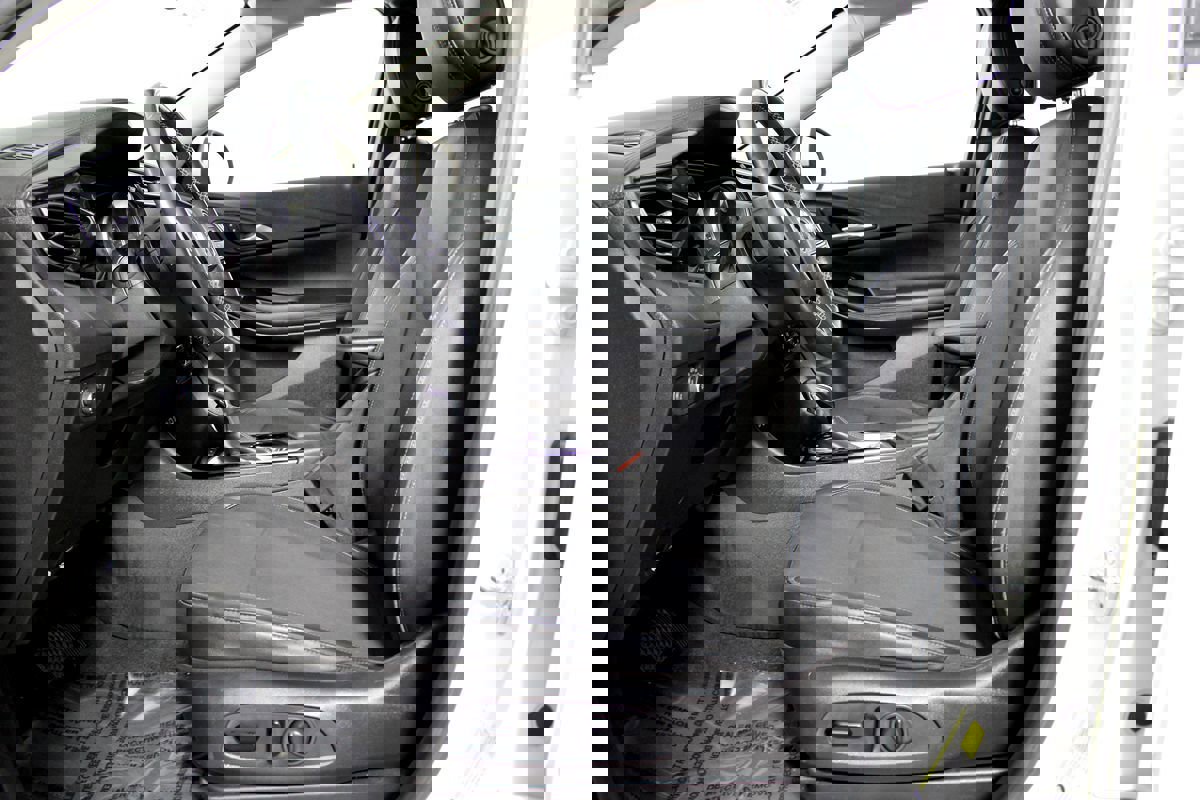 Used 2021 Buick Encore GX Select image 9