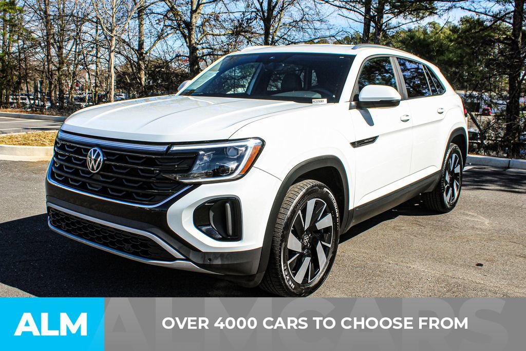 Used 2024 Volkswagen Atlas Cross Sport SE image 2