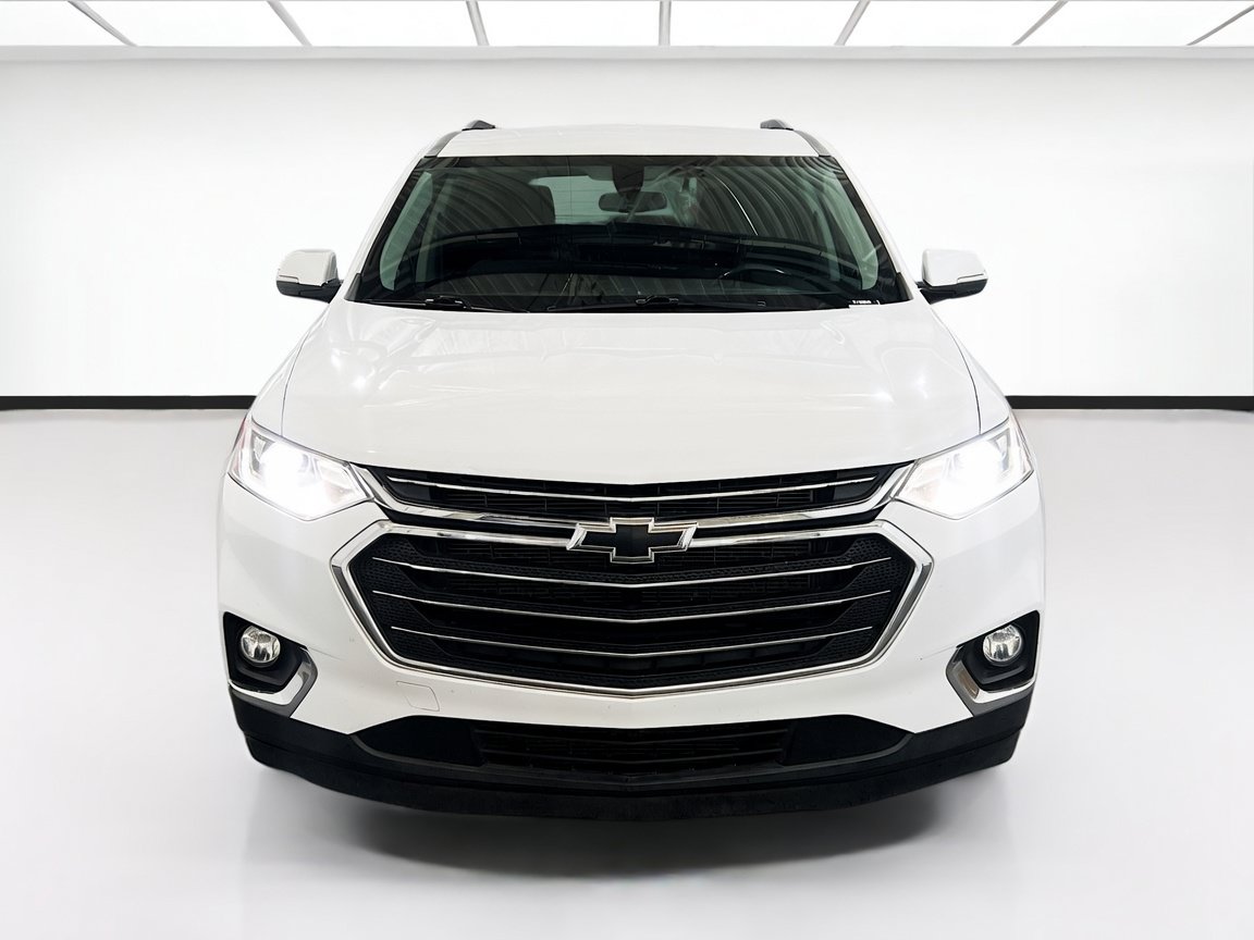 Used 2020 Chevrolet Traverse LT FWD image 2