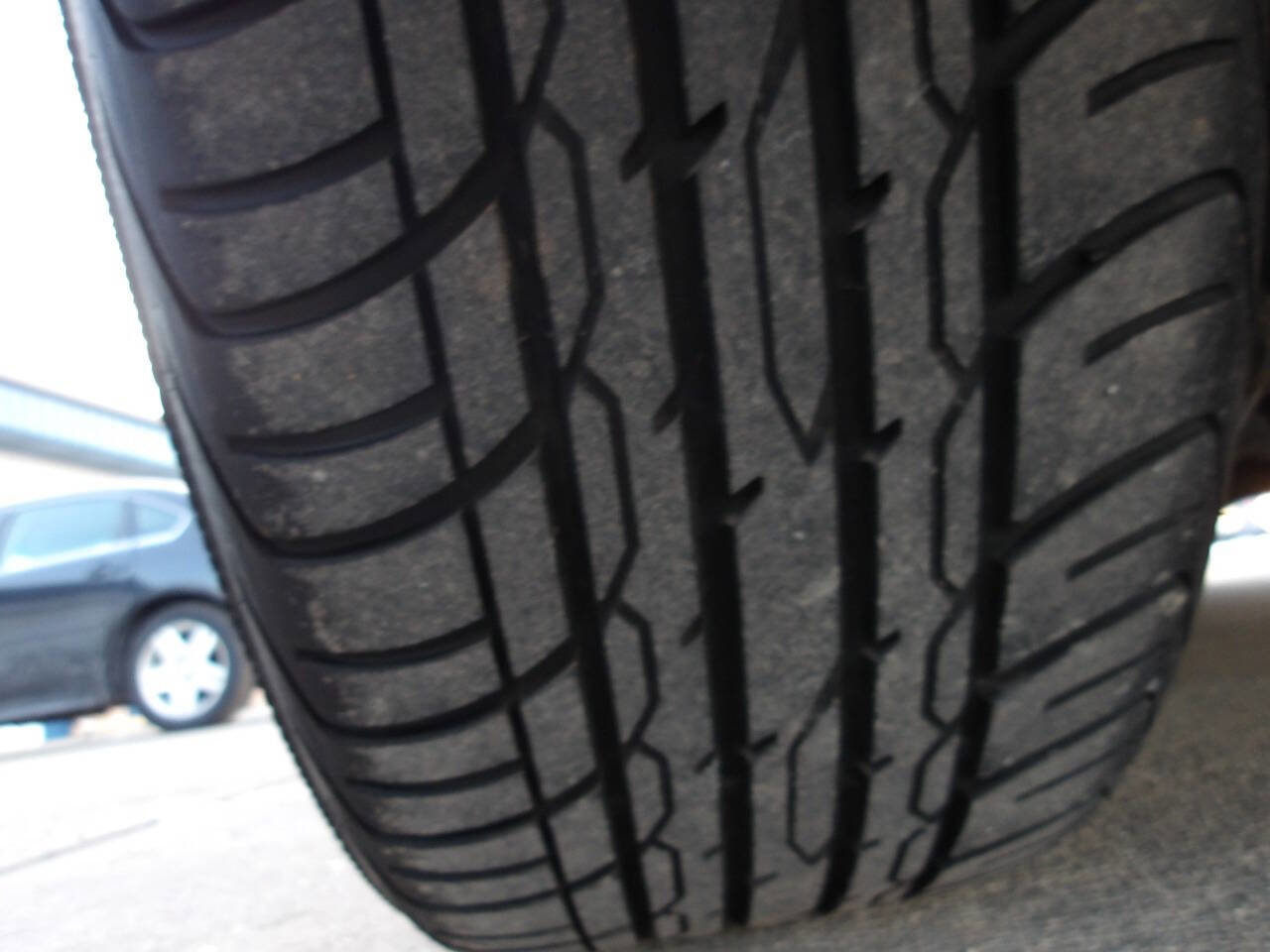 Used 2014 Lincoln MKS image 38