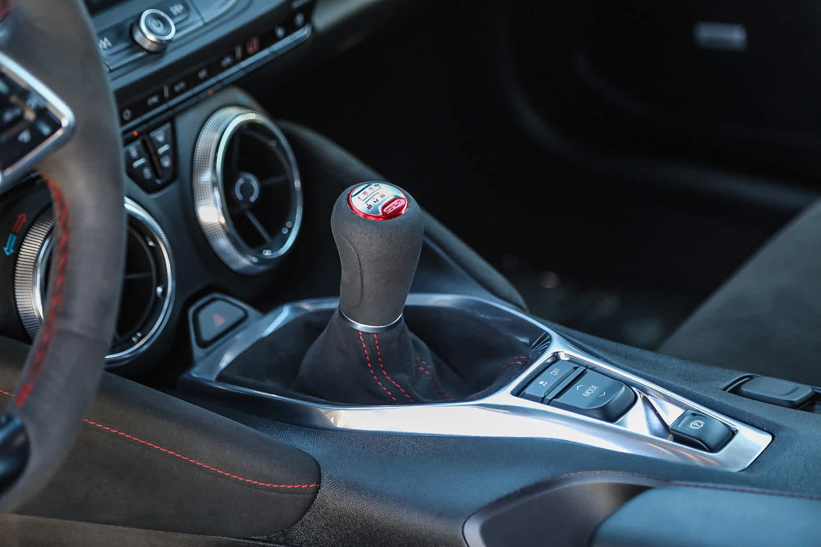 Used 2018 Chevrolet Camaro ZL1 RWD image 21
