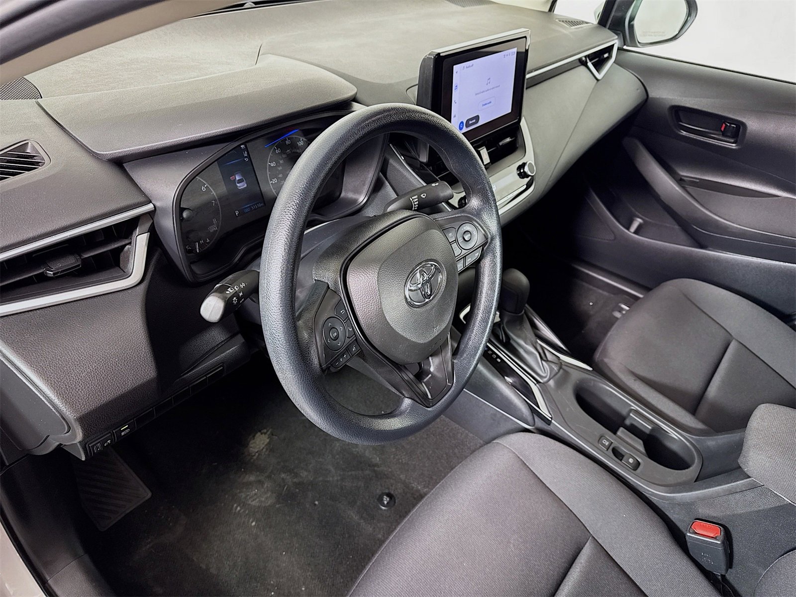 Used 2024 Toyota Corolla LE image 7