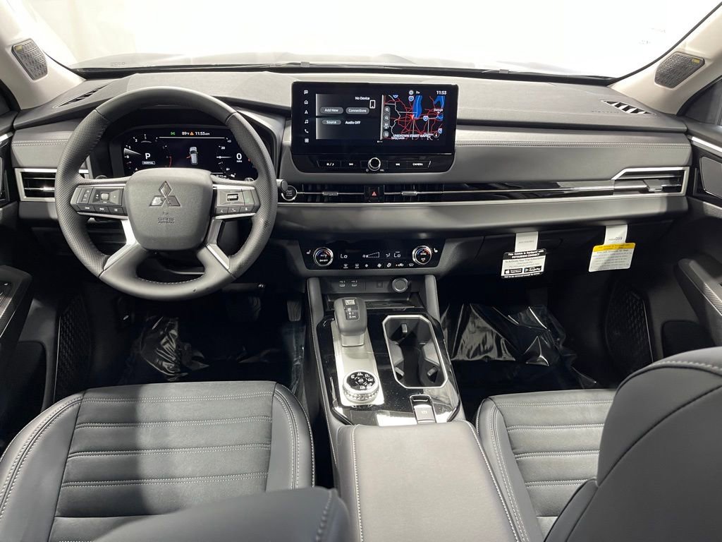 New 2025 Mitsubishi Outlander SE image 10