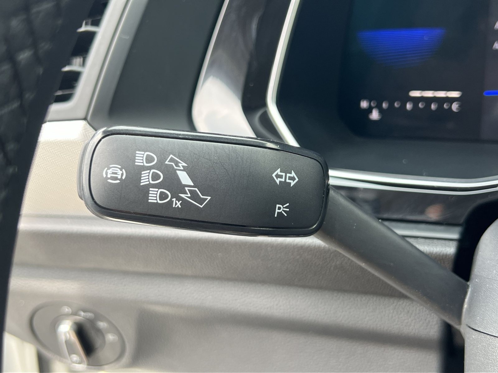 Used 2022 Volkswagen Jetta S FWD image 32