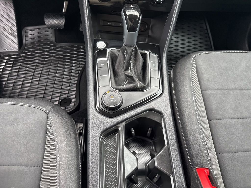 Used 2024 Volkswagen Taos SE image 18