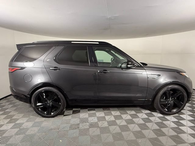 Used 2025 Land Rover Discovery Metropolitan Edition AWD/4WD image 9