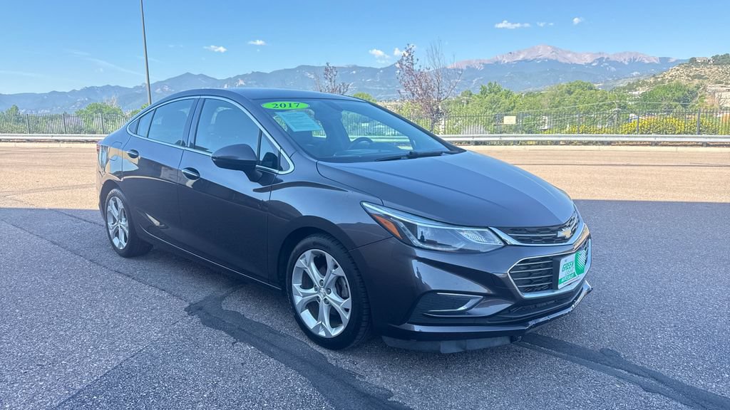 Used 2017 Chevrolet Cruze Premier FWD image 19