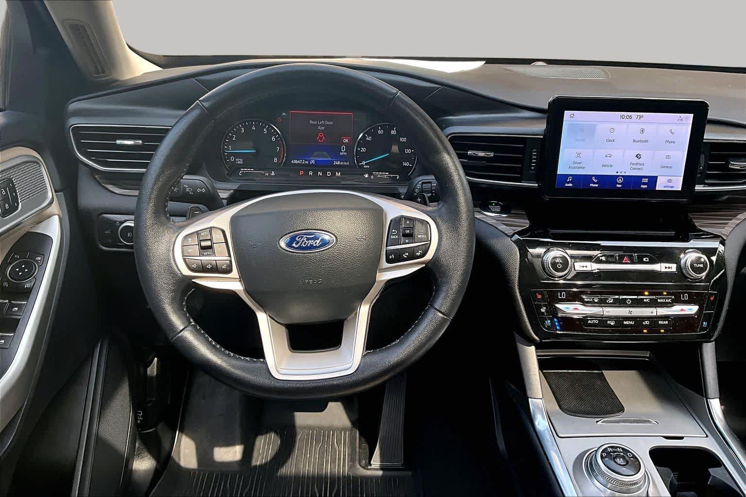 Used 2021 Ford Explorer Limited w/ Equipment Group 301A AWD/4WD image 6